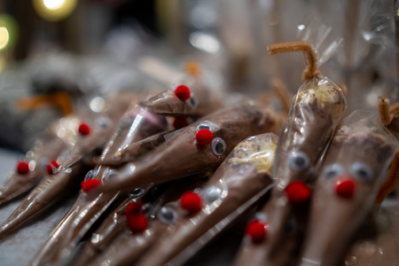 Ribnica zažarela v praznični podobi